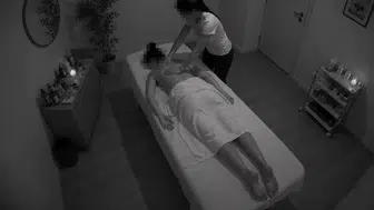 Güzellik merkezinde gizli kamera skandalı: 14 bin video