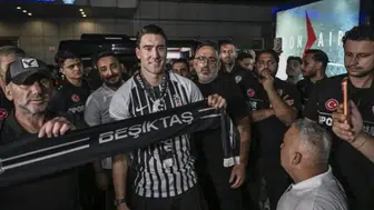 Beşiktaş’ın yeni yıldızı Vlahovic İstanbul’da! İlk sözleri olay oldu