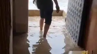 Adana'da şiddetli sağanak: Sokaklar göle döndü