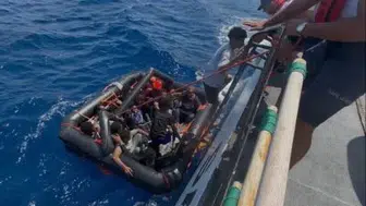Fethiye açıklarında sürüklenen teknedeki 6 kişi ekipler tarafından kurtarıldı