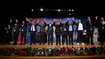 Bahçelievler'de CHP'li 3 meclis üyesi AK Parti'ye geçti
