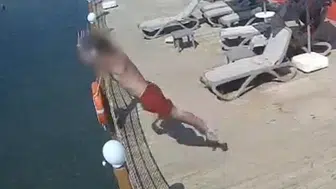 Alanya’da sığ suya balıklama atladı: Tatil faciayla bitti