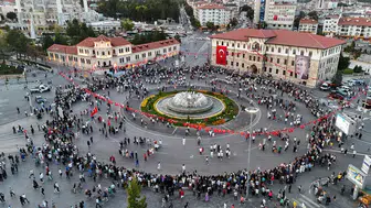 Sivas Kongresi’nin 107. yıl dönümü kutlaması: 1058 kişi halayda buluştu