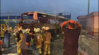 Eyüpsultan’da bariyerlere çarpan yolcu otobüsü yandı: 2 hayatını kaybetti