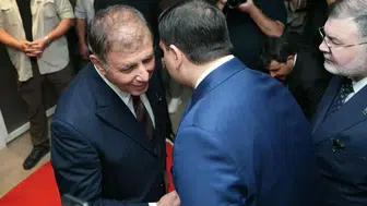 Cemil Tugay ile AK Partili Eyyüp Kadir İnan aynı etkinlikte karşılaştı