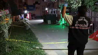 Tartışma bıçaklı kavgaya dönüştü: 21 yaşındaki genç ağır yaralandı