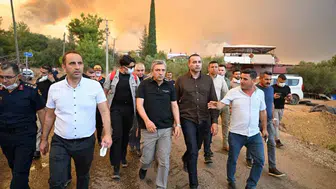 Vali Şahin'den Aksu yangını açıklaması: "Yangının enerjisi düşürüldü"