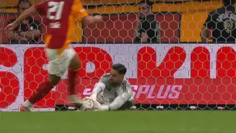 Galatasaray'ın iptal edilen golünü trio programında eski hakemler yorumladı