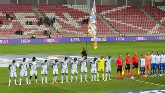 İrlandalı futbolculardan İsrail maçında protesto: Milli marş sırasında yere baktılar