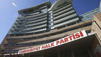 Mezitli Belediye Başkanı Ahmet Serkan Tuncer CHP'den ihraç edildi