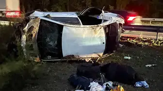 Sakarya'da otomobil refüje çarparak devrildi: 1 kişi hayatını kaybetti