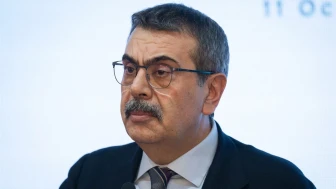 Bakan Tekin'den 'karnelerde Atatürk kaldırıldı' iddialarına sert cevap: 'Atatürk’e saygısızlık etmemiz mümkün değil'