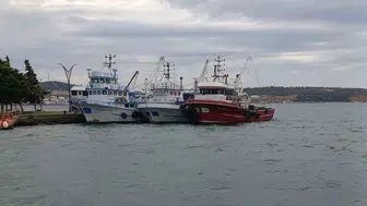 İzmir'de şiddetli poyraz nedeniyle balıkçılar denize açılamadı