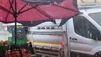 Sivas'ta dolu yağışı ana yollarda su birikintileri oluştu