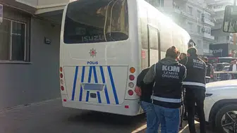 İzmir'de suç örgütüne yönelik operasyonda 5 şüpheliden 4'ü tutuklandı