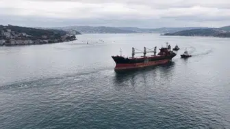 İstanbul Boğazı'nda gemi trafiği durduruldu! İHA saldırısına uğrayan gemi geçti