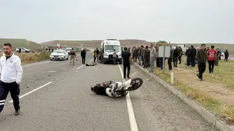 Diyarbakır'da motosiklet ile minibüs çarpıştı: 1 kişi hayatını kaybetti