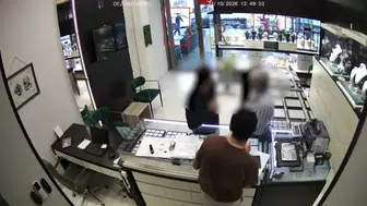 Esenyurt'ta kuyumcuya silahlı saldırı: 1 kişi yaralandı