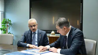 Bakan Uraloğlu ve Tugay İzmir'in ulaşım sorunlarını görüştü