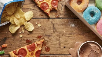 Bilim insanları uyardı: Ultra işlenmiş gıdalar sigaraya benzetildi