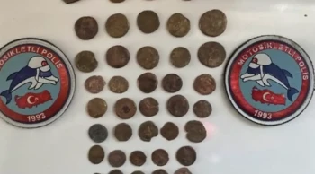 Tarihi eser operasyonu: Heykel ve 45 sikke ele geçirildi
