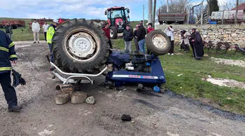 Traktörün altında kalan sürücü hayatını kaybetti
