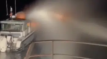 Kadıköy açıklarındaki teknede yangın paniği