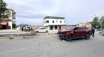 Muğla'da kontrolden çıkan otomobil ortalığı dağıttı