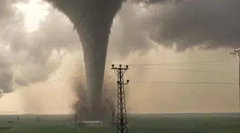 Şanlıurfa'da meydana gelen dev hortum büyük panik yarattı