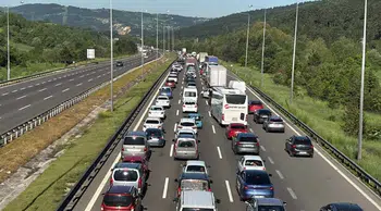 Dönüş çilesi başladı! Trafik milim milim ilerliyor...