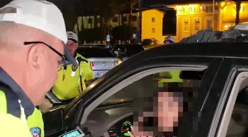 Adana'da polisin üzerine araç sürdüğü iddia edilen yabancı uyruklu sürücü tutuklandı