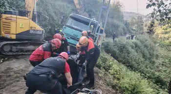 Rize’de kontrolden çıkan kamyon uçuruma yuvarlandı: 1 kişi hayatını kaybetti