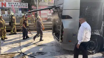 Avcılar’da seyir halindeki metrobüste yangın çıktı: Yolcular tahliye edildi