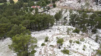 Denizli'de haziran ortasında dolu sürprizi: Tarım alanları zarar gördü