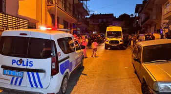 Dut toplamak için çıktığı çatıdan düşen kişi yaşamını yitirdi
