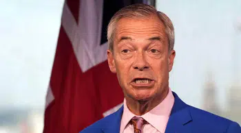 İngiltere'de göçmen karşıtı Nigel Farage istifa etti: Yeniden aday olacağını açıkladı