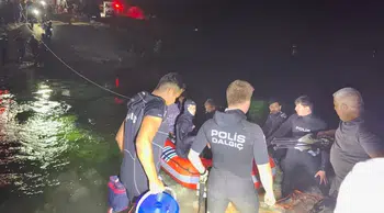 Fırat Nehri'nde su seviyesinin yükselmesi nedeniyle mahsur kalan 26 kişi kurtarıldı