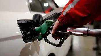 Akaryakıtta yeni zam alarmı: Motorinde 90 TL bandı gündemde
