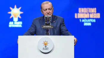 İstanbul'da üç ilçe belediye başkanı AK Parti'ye geçti