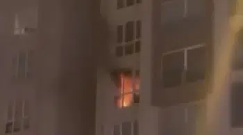 Büyükçekmece’de 12 katlı binada yangın: Mahsur kalan 3 kişi kurtarıldı