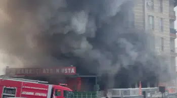 Arnavutköy'de restoranda yangın: Mahsur kalanlar kendi imkanlarıyla dışarı çıktı
