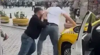 Fatih'te taksicilerin yolcu alma tartışması kavgaya dönüştü