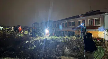 Antalya'da hortum felaketi! Kepez'de 2 konteyner parçalandı