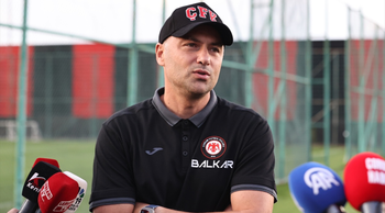 Burak Yılmaz'dan Cengiz Ünder ve Çağlar Söyüncü açıklaması: "Sahada babamı tanımam"