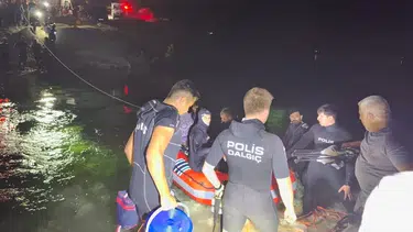 Fırat Nehri'nde su seviyesinin yükselmesi nedeniyle mahsur kalan 26 kişi kurtarıldı