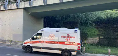 Şişli'de şüpheli ölüm: Yol kenarında erkek cesedi bulundu
