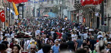 Türkiye’nin nüfus dengesi değişiyor: Yaşlı oranı dünya ortalamasını geçti