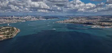 İstanbul Boğazı’nda yağışların ardından alg patlaması meydana geldi