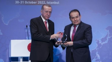 Erdoğan,  Türk Devletleri Teşkilatı Genel Sekreteri Baghdad Amreyev'e ödül verdi