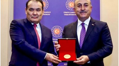 Baghdad Amreyev,  Türkiye Cumhuriyeti Üstün Hizmet Ödülü'ne layık görüldü